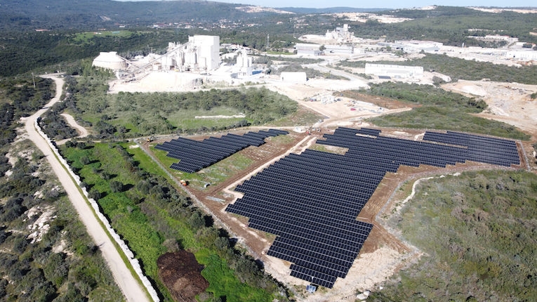 Empresa de soluções minerais inaugura central solar em Santarém